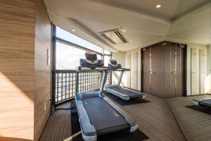 Fitness centrum a/nebo fitness zařízení v ubytování HOTEL MYSTAYS Utsunomiya