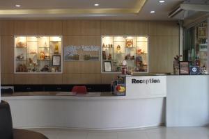 Lounge nebo bar v ubytování Suan Dok Gate Guesthouse
