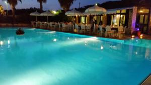 The swimming pool at or close to Hotel Club Sabbiadoro