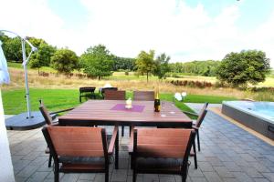 Taman di luar Villa Tee Time +43 gambar