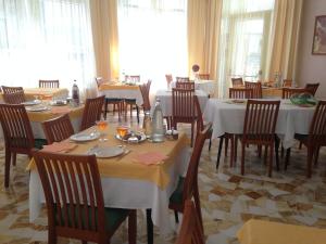 Restaurace v ubytování Hotel Lazzarini