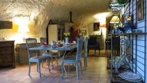 Fotografie z fotogalerie ubytování La cave de l'éperon v destinaci Trôo