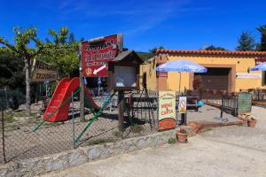 Fotografia z galérie ubytovania Ca La Conxita Hostal & Restaurante v destinácii La Vajol
