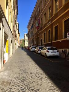 The surrounding neighborhood or a neighborhood close to a vendégházakat