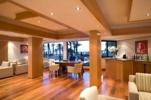 Posezení v ubytování Constantinou Bros Asimina Suites Hotel