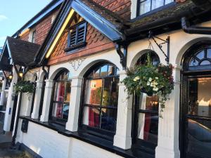 Gallery image of The White Hart pub and rooms in Cranleigh