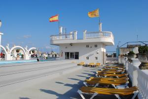 Un balcón o terraza de Apartamentos Las Americas - Blanes Beach