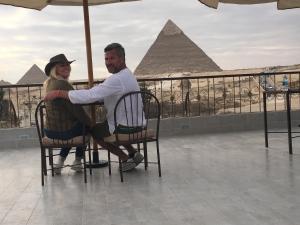 Gostje med bivanjem v nastanitvi Pyramids View Inn