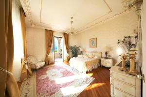 Ruang duduk di Villa Castiglioni Luxury Apartment