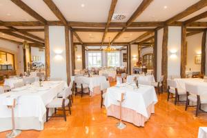 Un restaurante o sitio para comer en Parador de Ribadeo