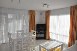 Η κουζίνα ή μικρή κουζίνα στο Complejo Solvang +5 φωτογραφίες