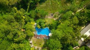 Бассейн в Jungle Village Unawatuna или поблизости