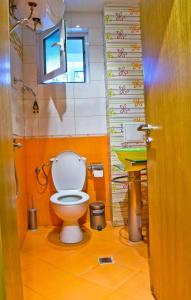 A bathroom at Guest House Elegance