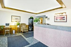 The lobby or reception area at Americas Best Value Inn-Thief River Falls