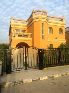 Το κτήριο όπου στεγάζεται  η βίλα