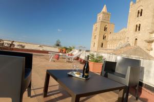 Fotografie z fotogalerie ubytování Palazzo Maria v destinaci Cefalù + 52 fotografií