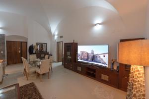
A television and/or entertainment center at Palacio Cáceres Deluxe
