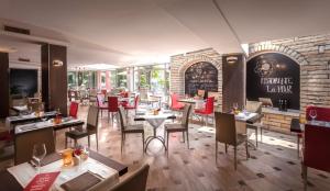 Posezení v ubytování Hotel Continental - Tonelli Hotels