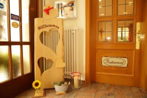 Fotografie z fotogalerie ubytování Hotel-Restaurant Gasthof Adler v destinaci Neuenburg am Rhein
