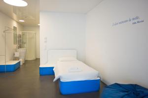 Un baño de Chromotel self check-in