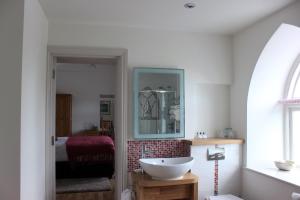 Gallery image of Tudor Lodge Bed & Breakfast in Manorbier