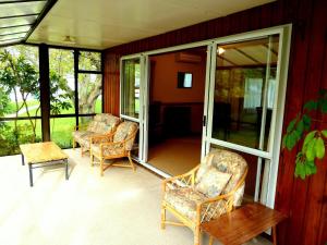 Posezení v ubytování Tudor Lodge Motel