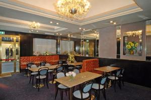 Restaurace v ubytování Hotel Centrale Byron