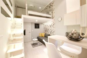 Kuchyňa alebo kuchynka v ubytovaní Standard Apartment by Hi5 - Teréz 6