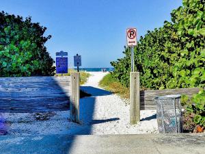 Billede fra billedgalleriet på Palm Place 1 - Sabal Palm Beach getaway 624 i Clearwater Beach