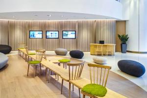 Posezení v ubytování Novotel Century Hong Kong