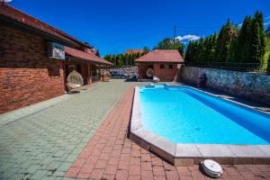 Holiday Home Villa Pannonia 내부 또는 인근 수영장