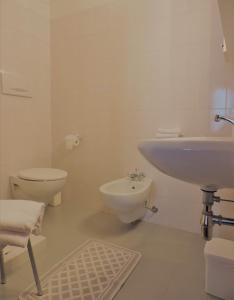 Koupelna v ubytování Hotel Zeni + 37 fotografií