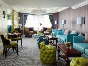 Χώρος καθιστικού στο The Langham Hong Kong