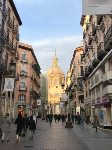 Nespecifikovaný výhled na destinaci Zaragoza nebo výhled na město při pohledu z apartmánu