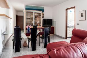 A television and/or entertainment centre at Bed & Breakfast Cesarina