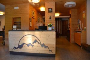 Ο χώρος του λόμπι ή της ρεσεψιόν στο Hotel Valdigne