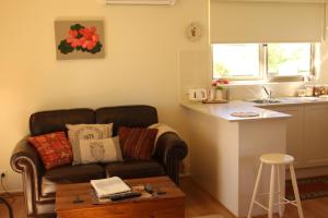 Foto da galeria de Little Lake Cottage em Nyora