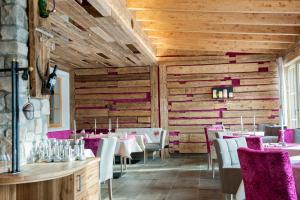 Restaurace v ubytování Berghotel Der Königsleitner - Adults only