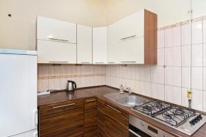 Kuchyňa alebo kuchynka v ubytovaní Apartament Miami + 12 fotografií