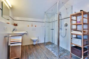 Bilik mandi di Ferienhaus Altvater