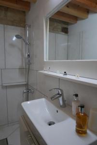 Bathroom sa Xenia 2