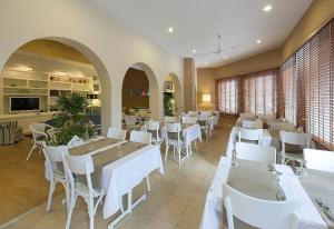 Restaurant o un lloc per menjar a Fortuna Beach Hotel