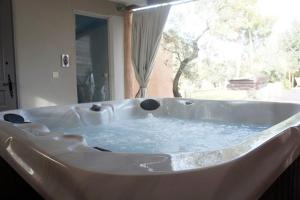 Fotografie z fotogalerie ubytování Guesthouse Le Mas de Cotignac v destinaci Cotignac