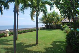 Jardín al aire libre en Villa Cerah