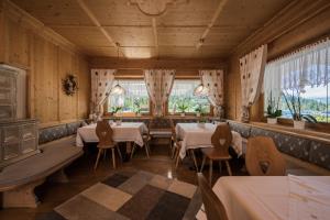 A restaurant or other place to eat at Hotel Erika