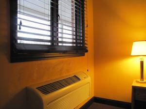 Foto dalla galleria di Colonial Inn Mercer-Grove City a Mercer Altre 20 foto