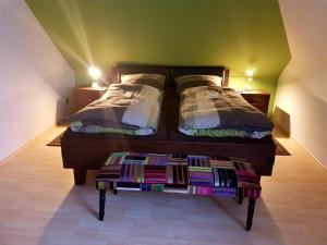 Postel nebo postele na pokoji v ubytování Fritzlar Ederauen