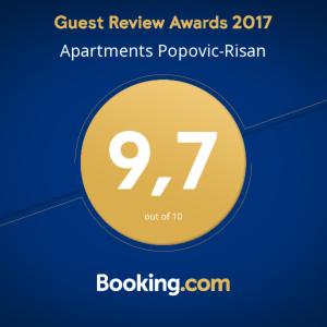 un círculo amarillo con la revisión de la búsqueda de texto premia a los solicitantes de asilo ruso en Apartments Popovic-Risan, en Risan