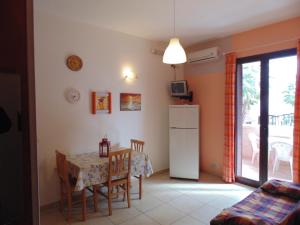 A kitchen or kitchenette at Residence Massilor