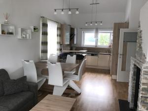 Fotografie z fotogalerie ubytování Ferienwohnung Anja v destinaci Aich
